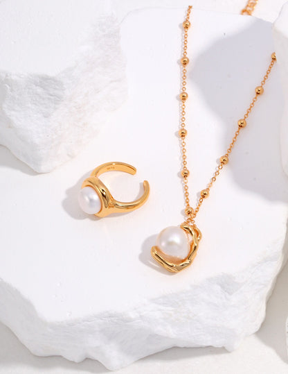 Pearl Embrace Necklace
