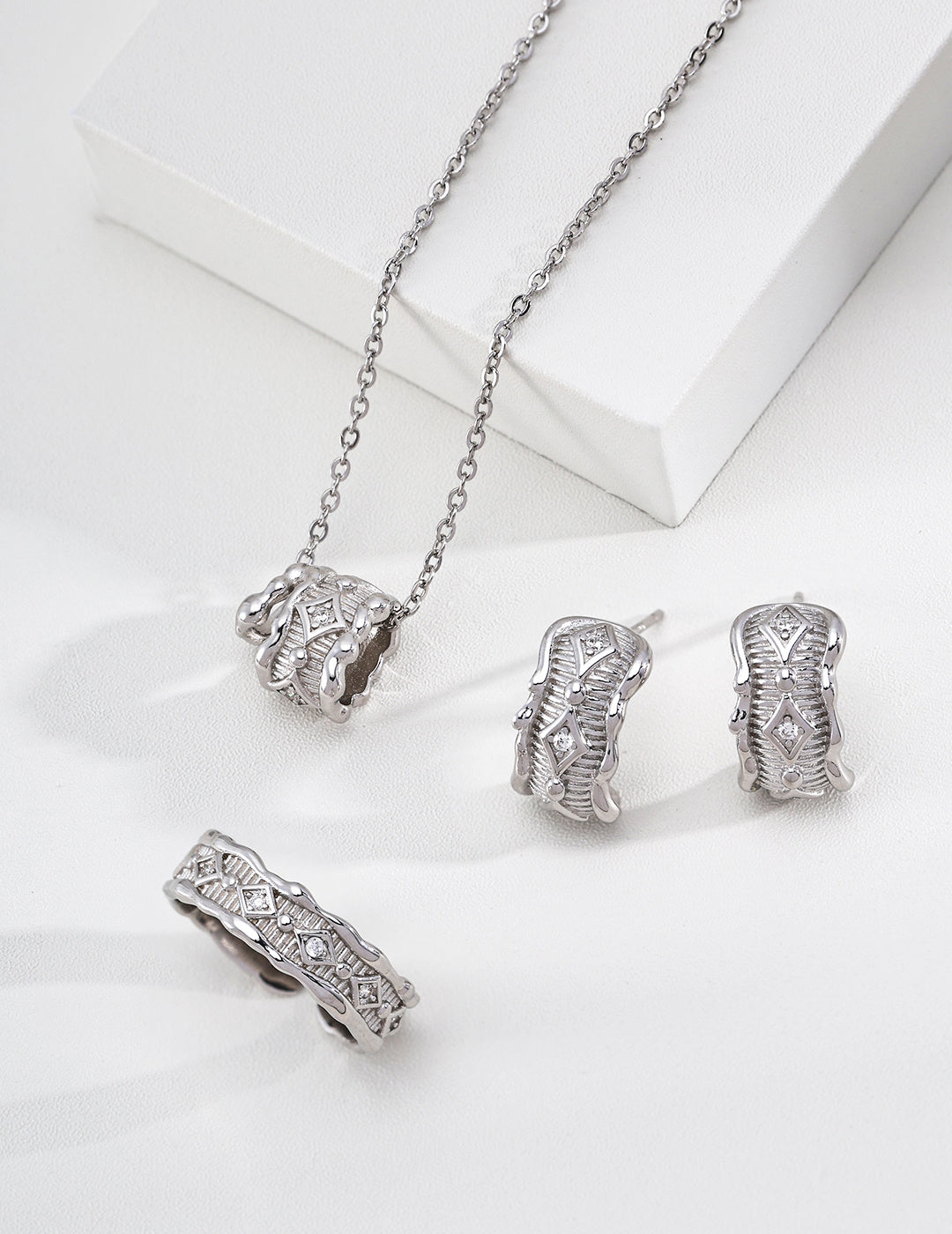 Vintage Sculpted Zircon Barrel Pendant Necklace