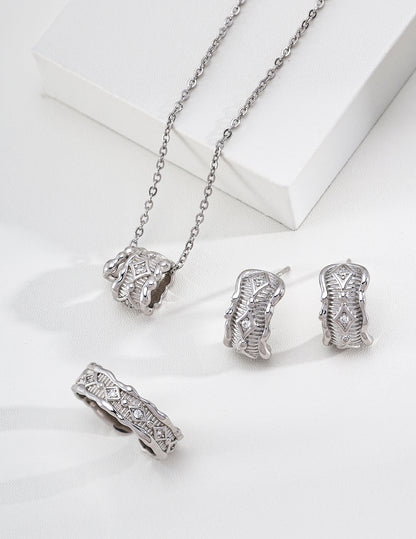 Vintage Sculpted Zircon Barrel Pendant Necklace