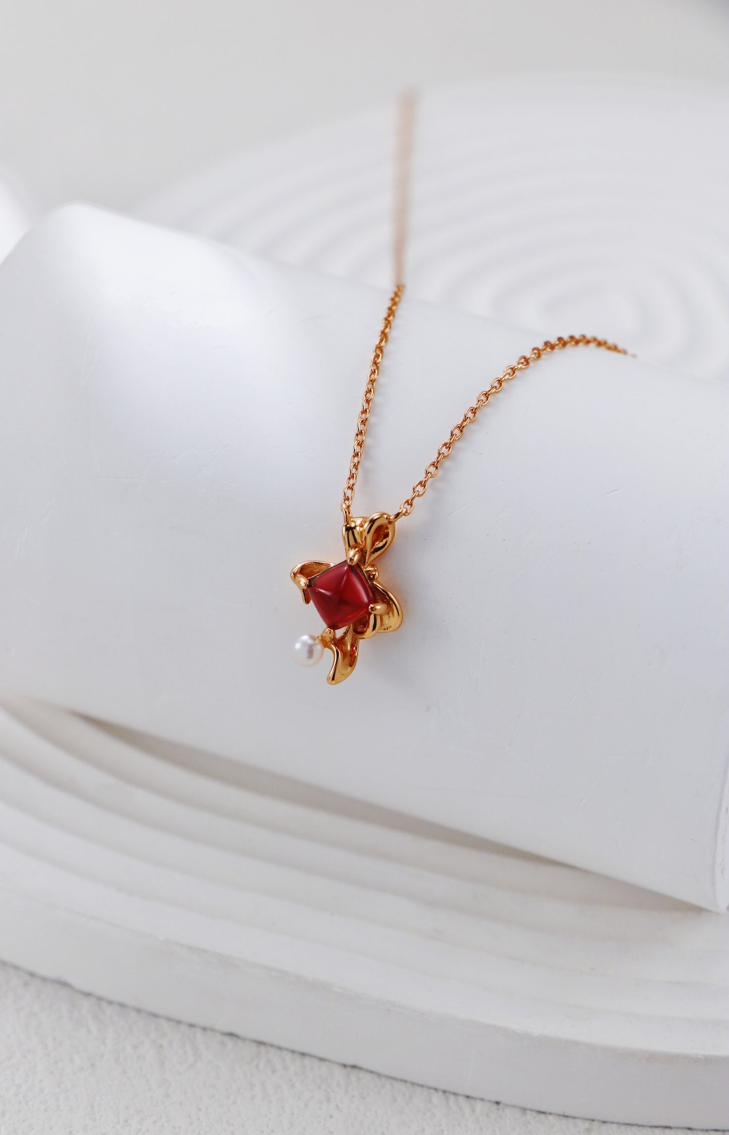 Sugarloaf Garnet Velvet Pendant Necklace