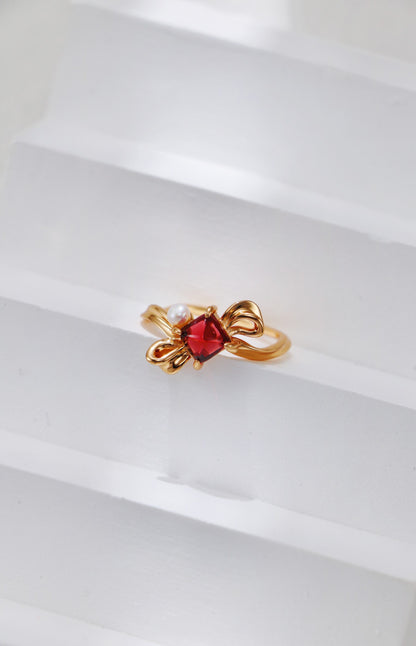 Sugarloaf Garnet Velvet Solitaire Ring