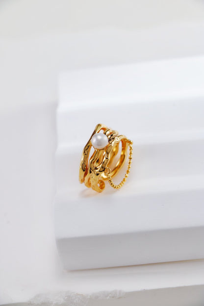 Liquid Metal Contour Pearl Earclip