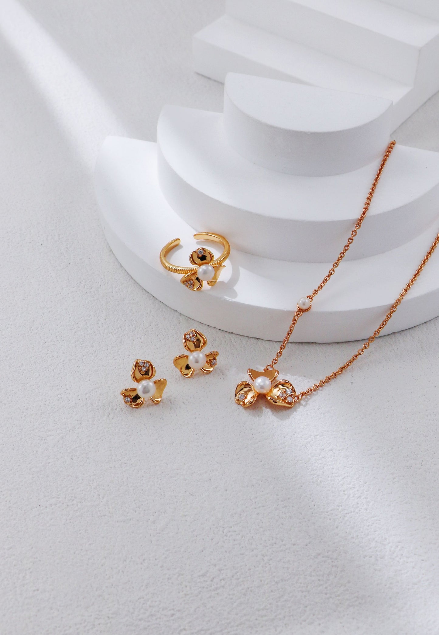 Floral Bloom Pearl & Zircon Earrings